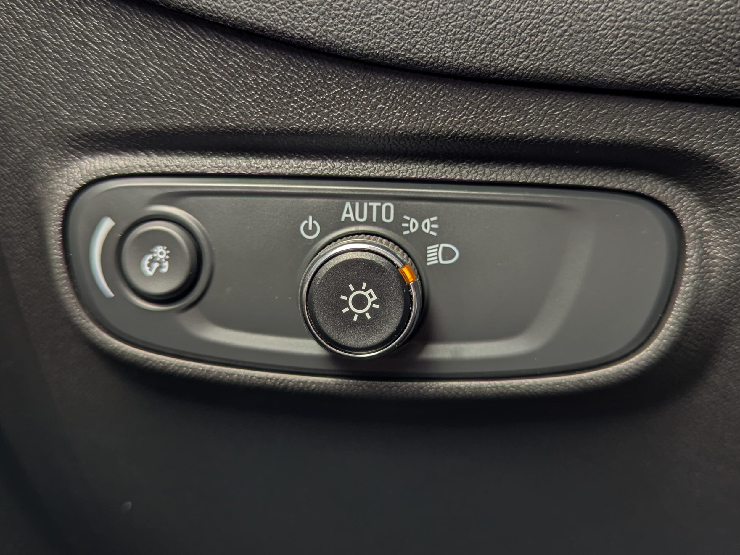 2024 Chevrolet Equinox LT - Photo 18
