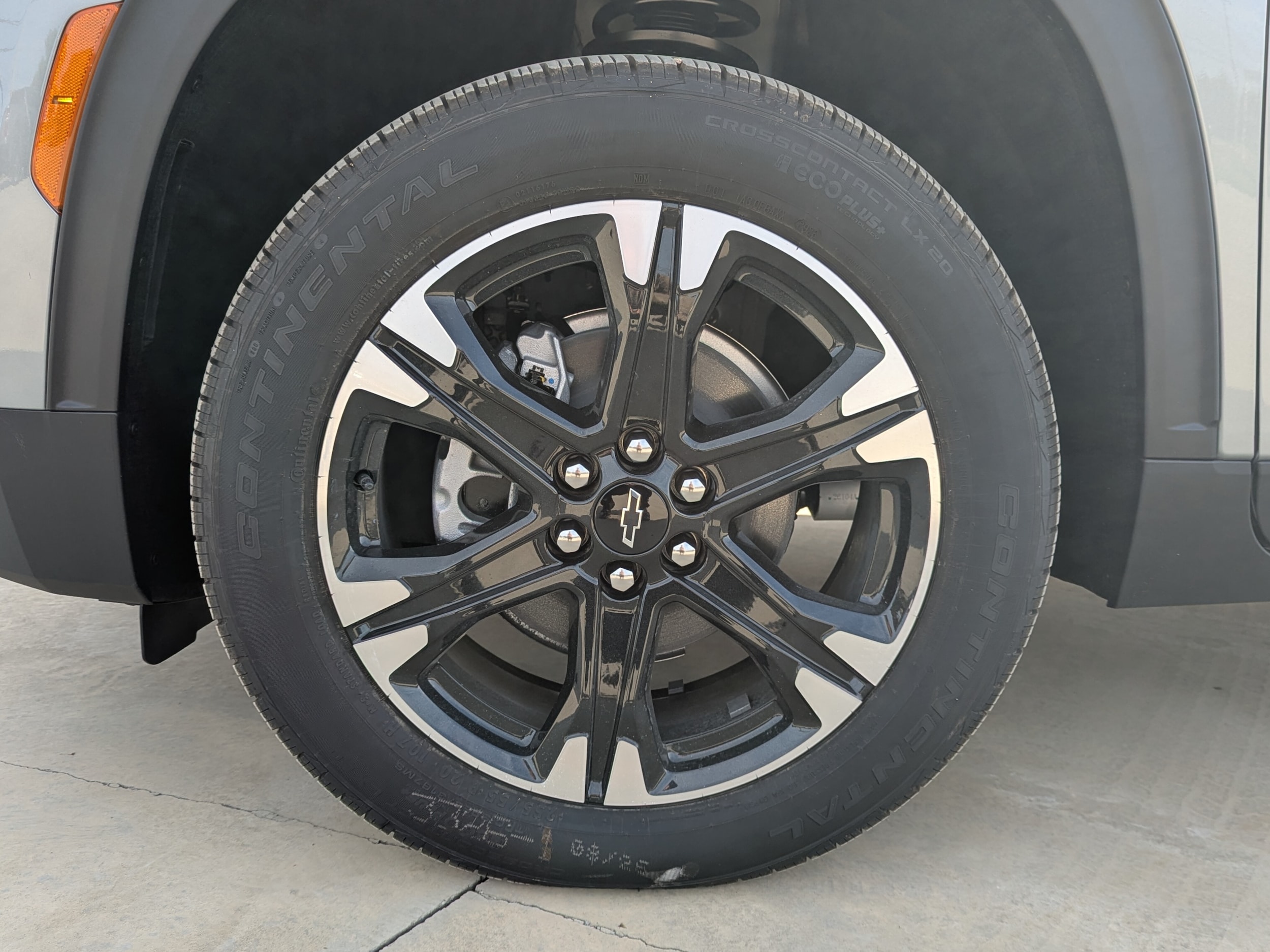 2027 Chevrolet Traverse LT - Photo 13