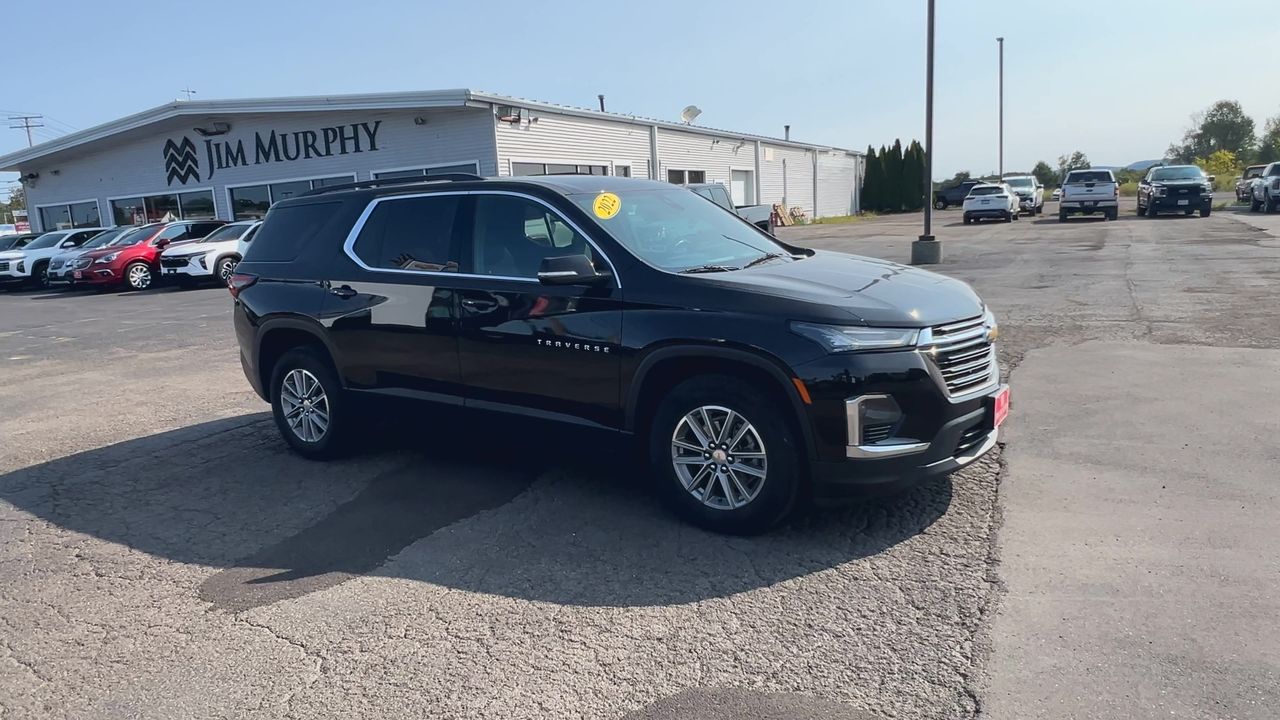 2022 Chevrolet Traverse Cloth photo 2