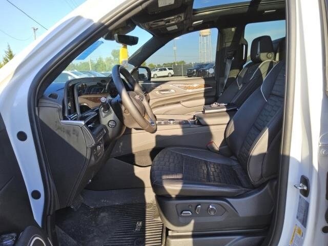 2024 Cadillac Escalade Premium Luxury Platinum photo 3
