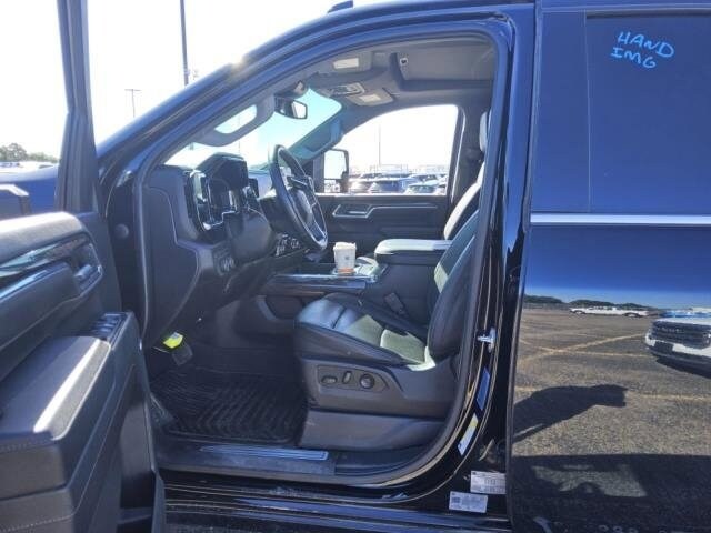 2024 Chevrolet Silverado 2500HD LTZ photo 4