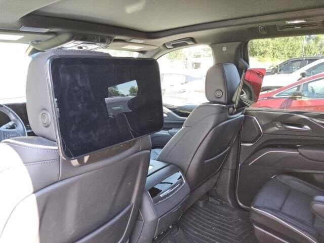 2024 Cadillac Escalade Sport photo 3