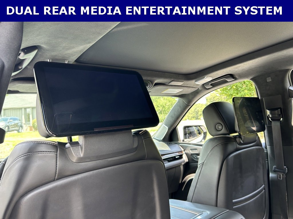 2023 Cadillac Escalade photo 3