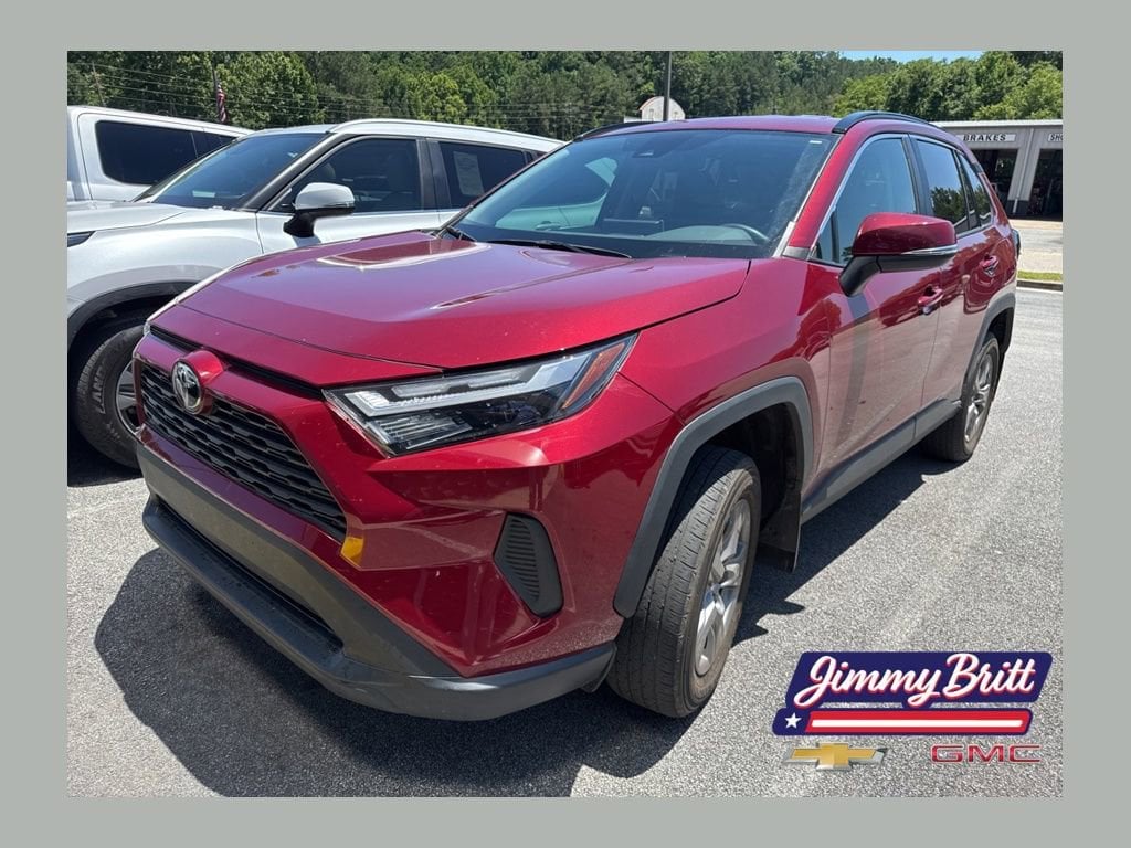 2024 Toyota RAV4 XLE FWD's photo