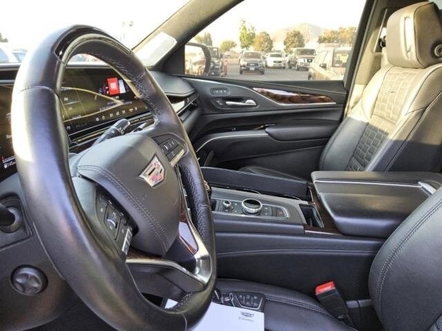 2022 Cadillac Escalade Sport Platinum photo 4