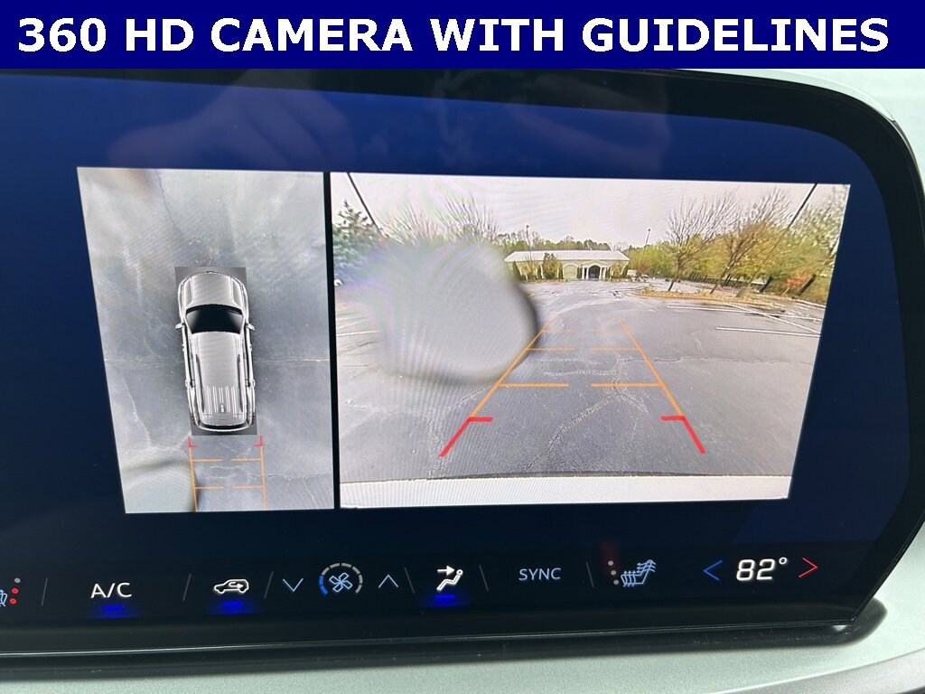 Used 2024 Chevrolet Traverse LT SUV