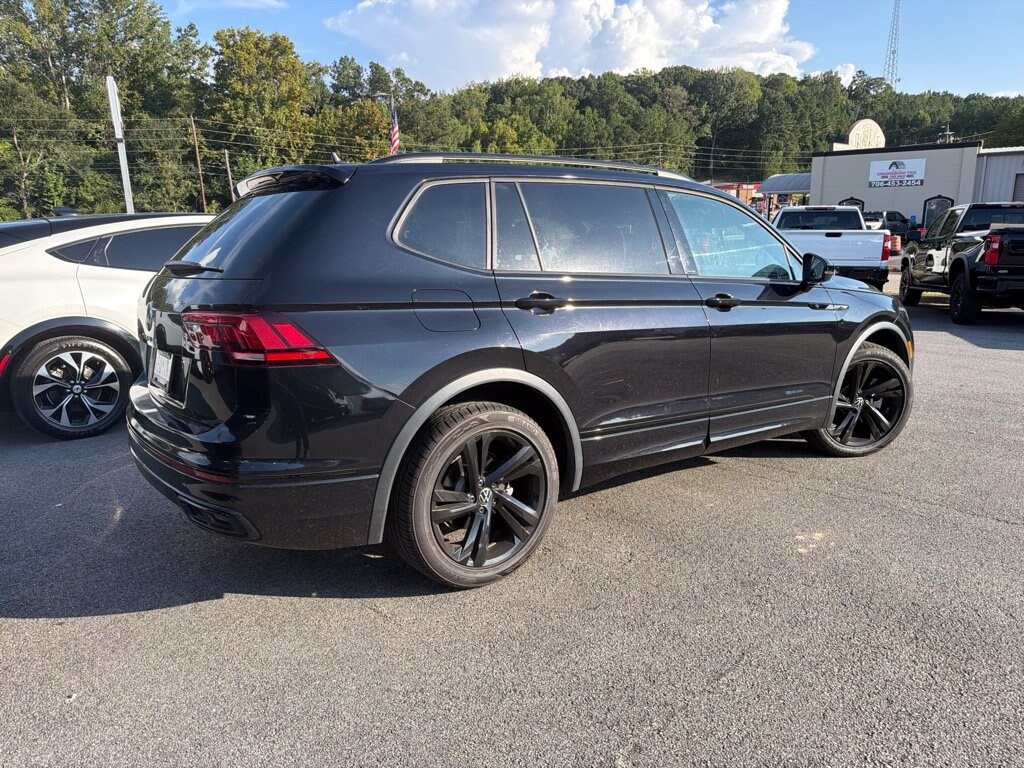 Used 2024 Volkswagen Tiguan SE R-Line Black