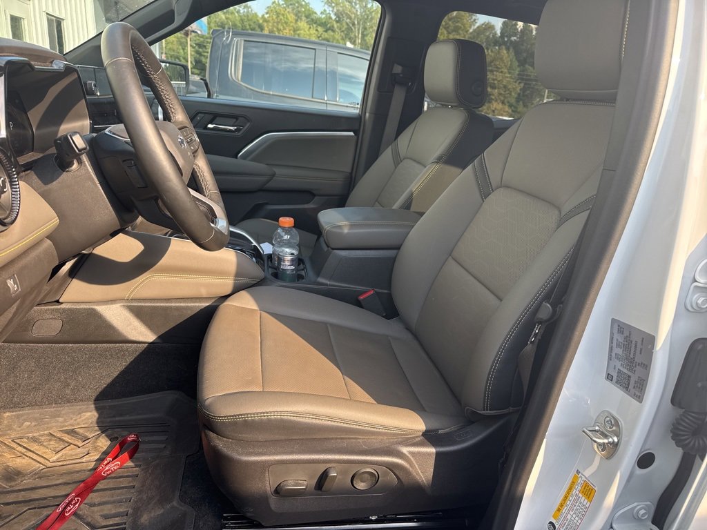 2025 Chevrolet Colorado ZR2 photo 2