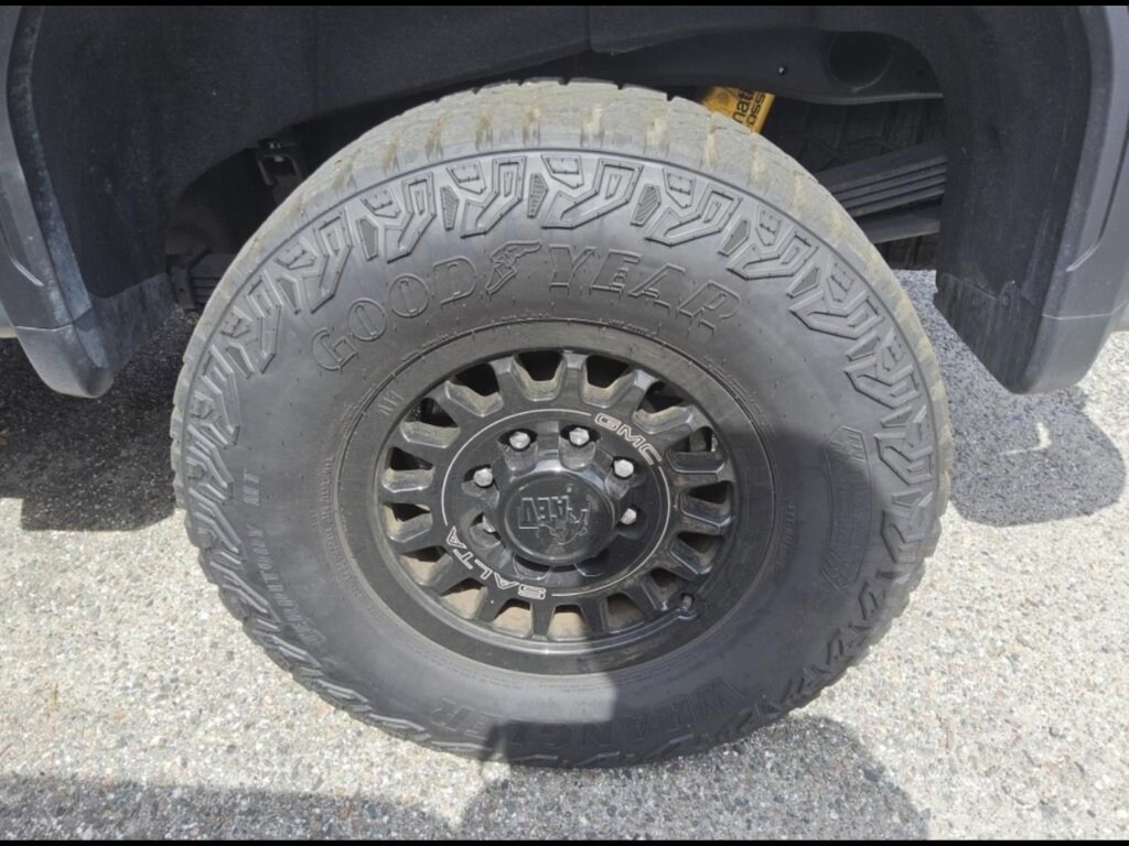 Used 2024 GMC Sierra 2500 HD AT4X Truck