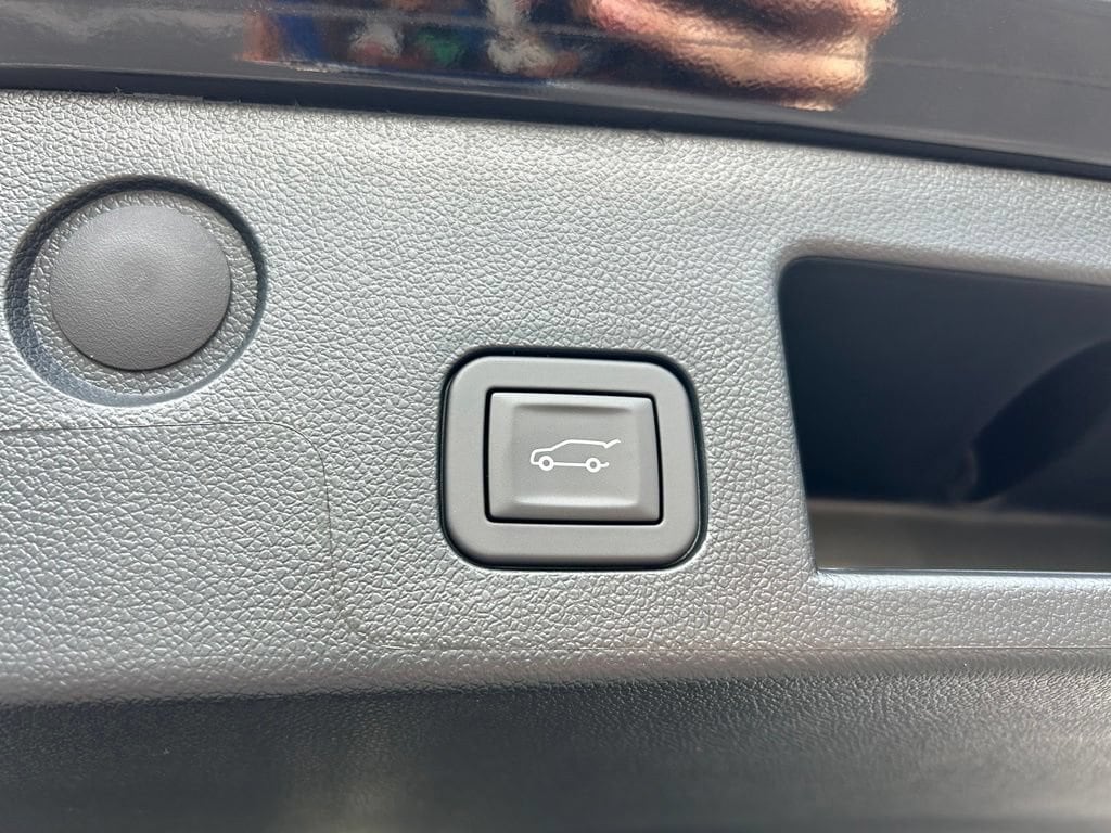 2027 Chevrolet Equinox LT - Photo 17