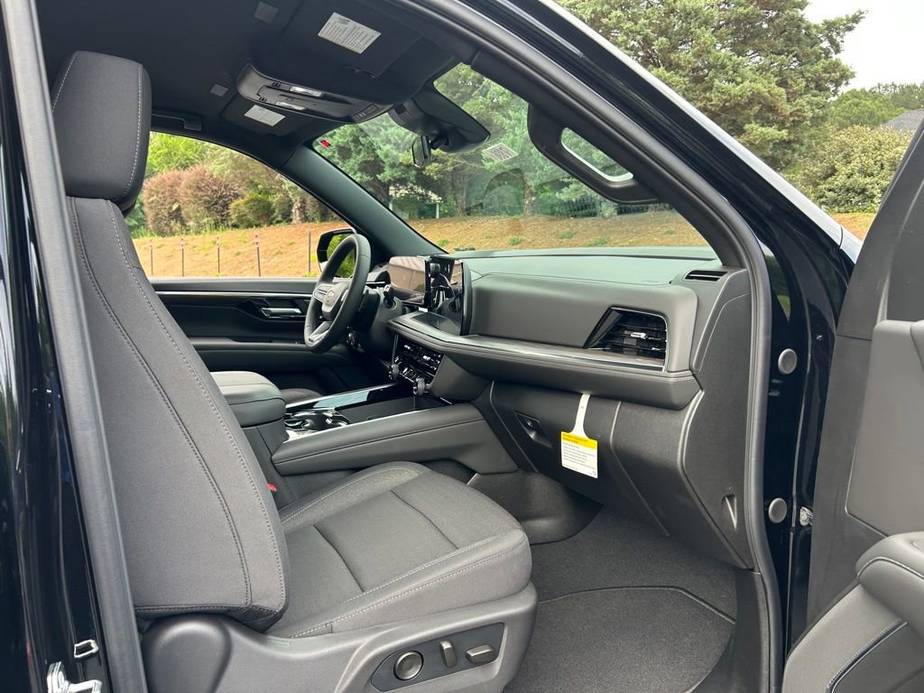 2026 Chevrolet Suburban LS - Photo 35