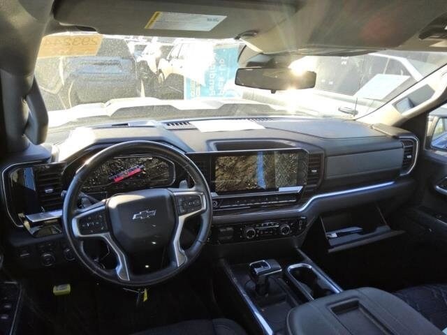 2022 Chevrolet Silverado 1500 LT Trail Boss photo 2