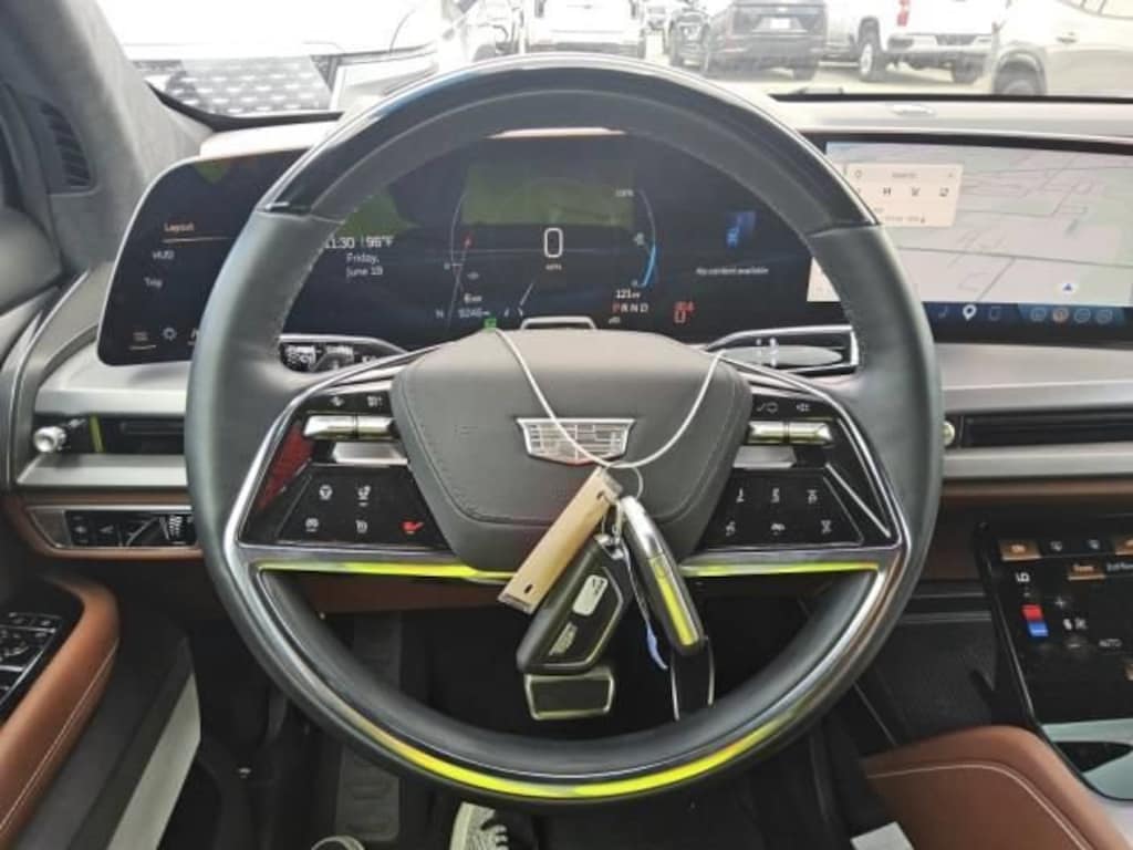 Used 2026 CADILLAC VISTIQ Platinum SUV