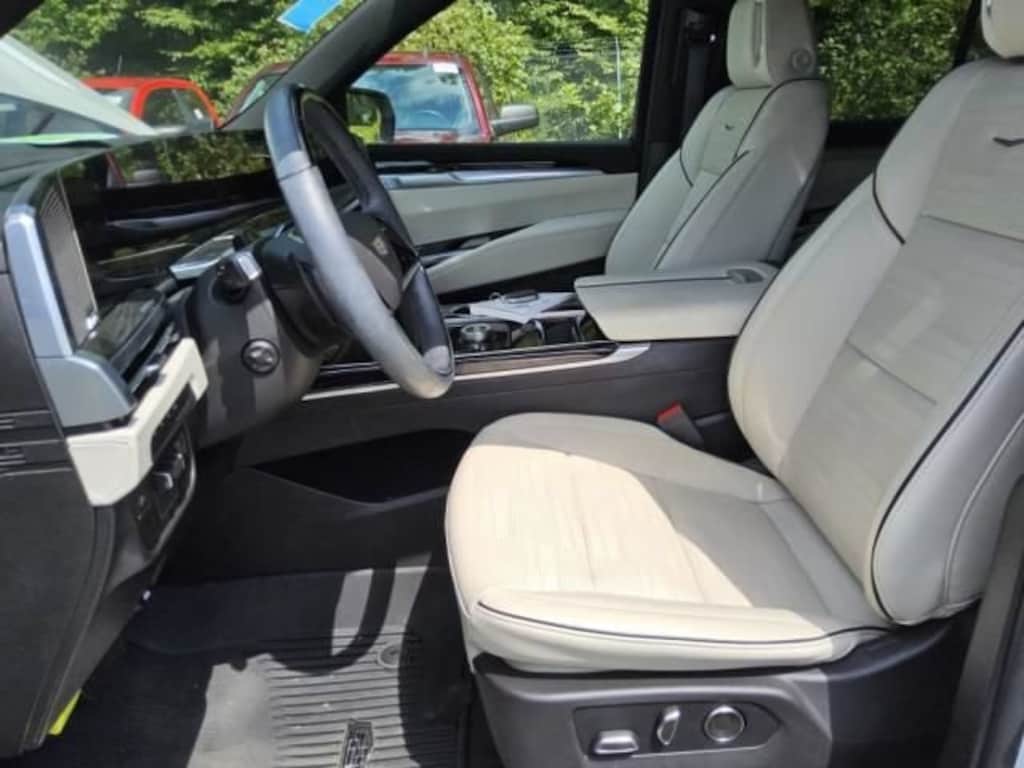 Used 2025 CADILLAC Escalade Sport SUV