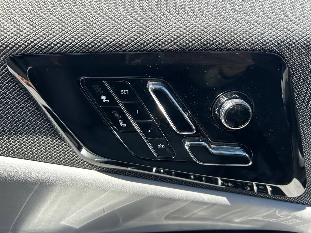 2025 Cadillac OPTIQ Luxury 1 - Photo 59