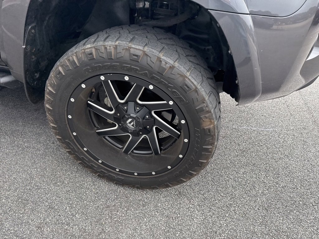 2020 Toyota 4Runner SR5 photo 3