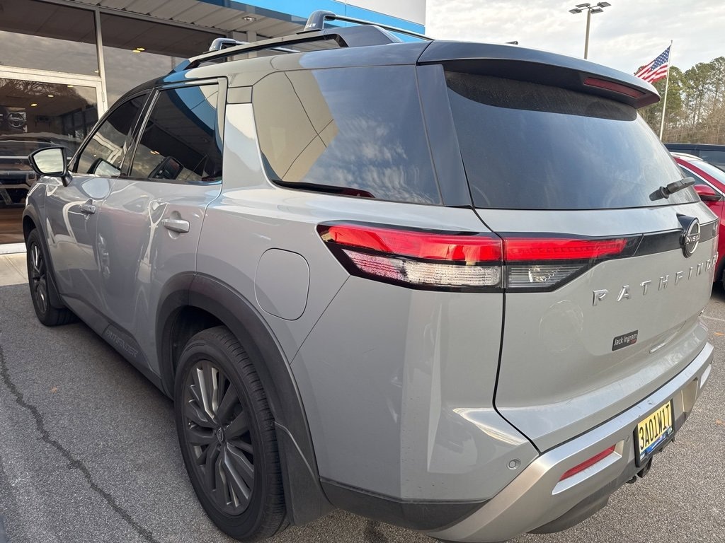 Used 2022 Nissan Pathfinder SL