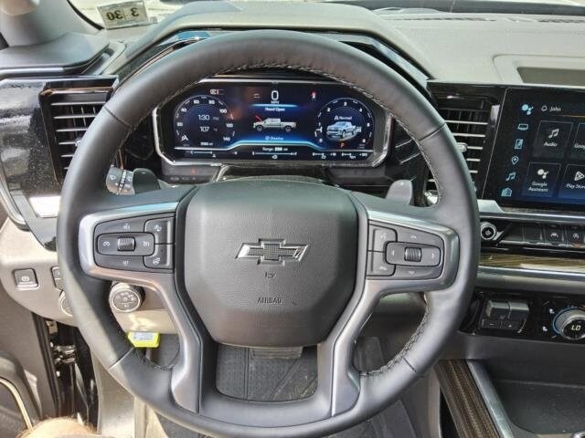 2025 Chevrolet Silverado 1500 RST photo 2