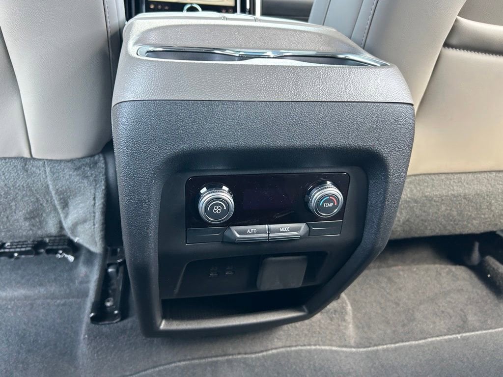 2026 GMC Acadia Elevation - Photo 39
