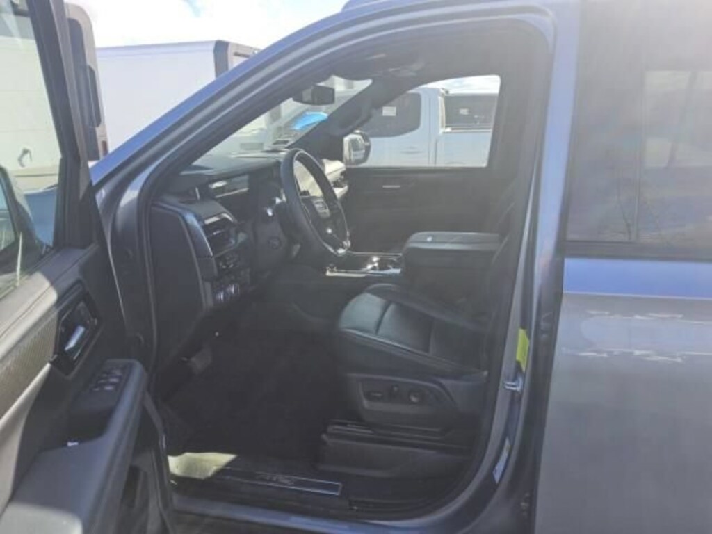 Used 2025 GMC Yukon AT4 SUV