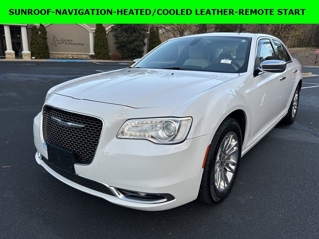 2016 Chrysler 300 C's photo