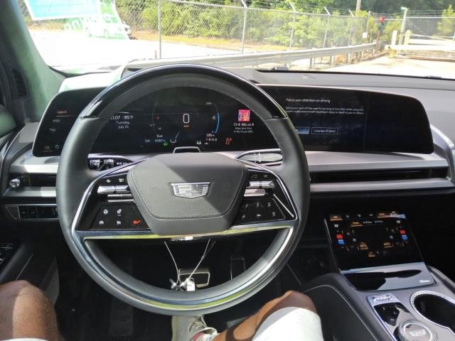 Used 2026 CADILLAC VISTIQ Platinum SUV