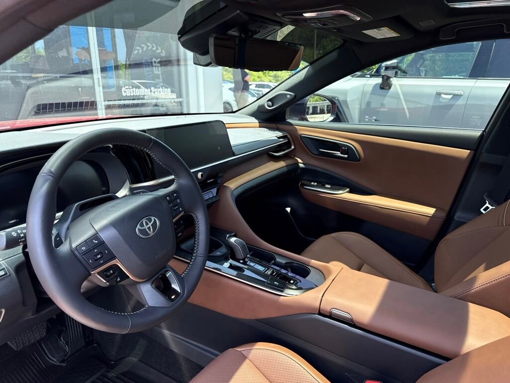 Used 2025 Toyota Crown Signia XLE
