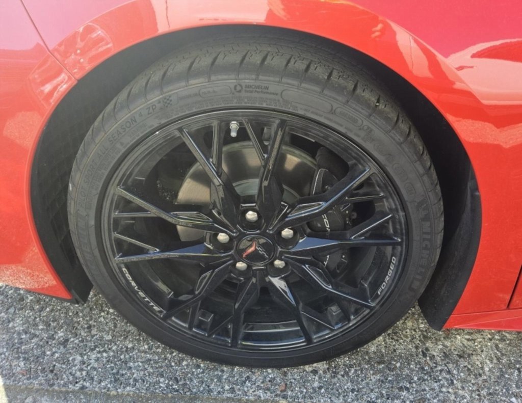 2024 Chevrolet Corvette Stingray 1LT photo 2