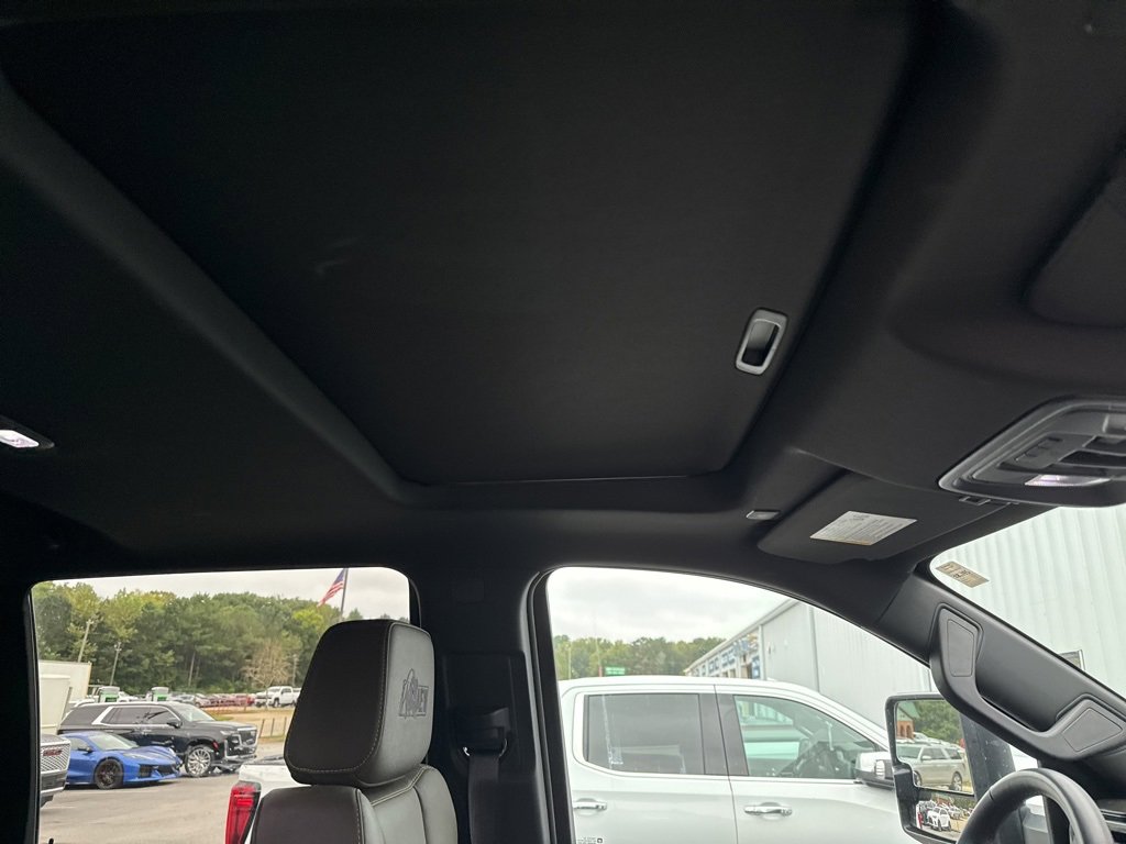 2025 Chevrolet Silverado 2500HD ZR2 photo 4