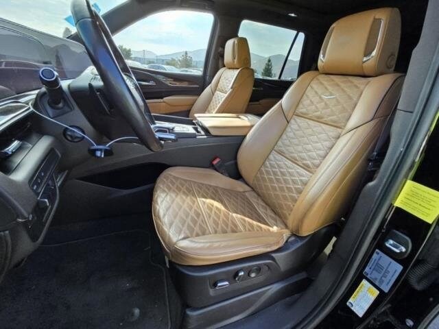 2022 Cadillac Escalade Sport photo 2