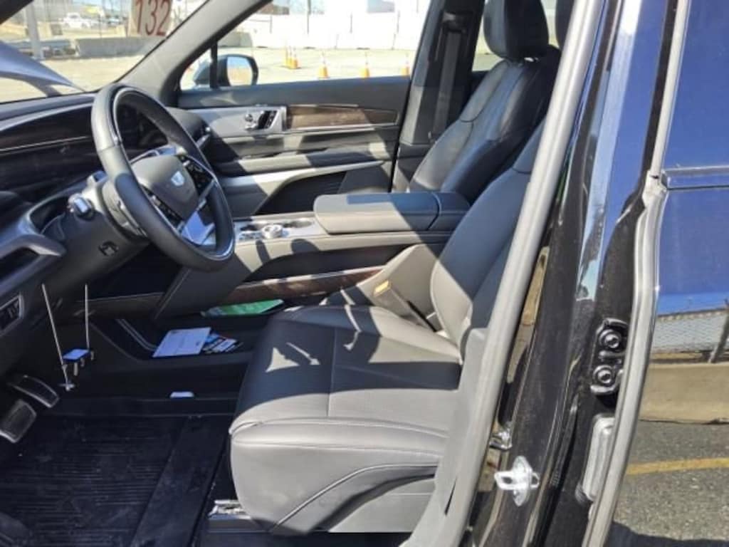 Used 2026 CADILLAC VISTIQ Sport SUV