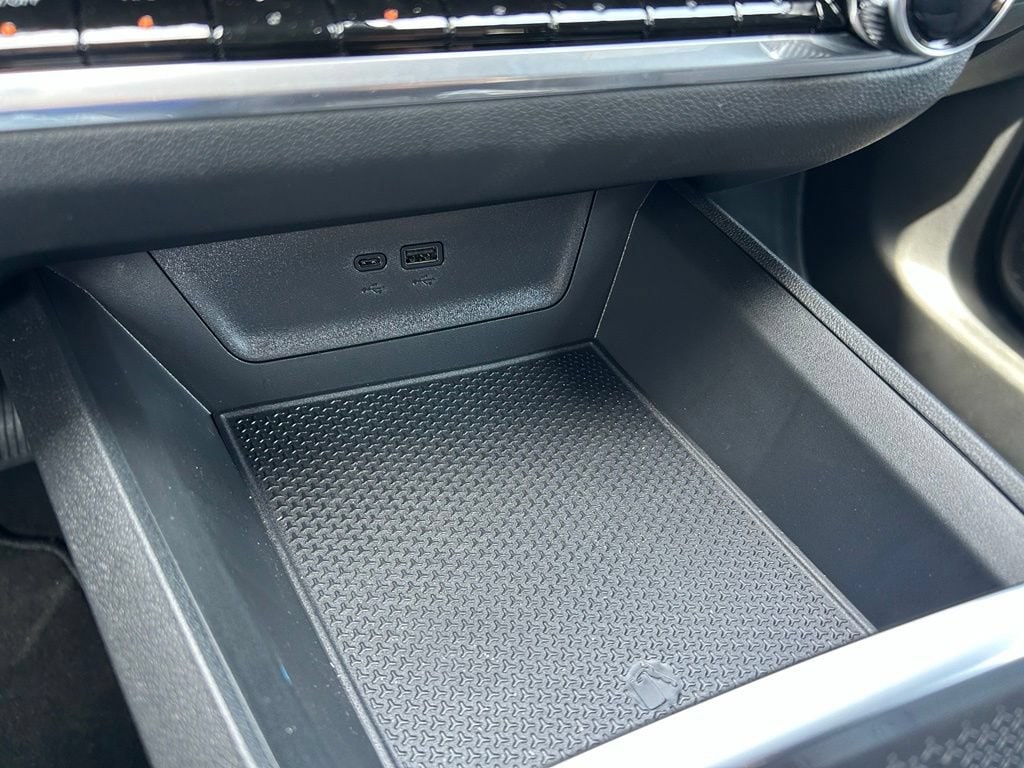 2027 Chevrolet Equinox LT - Photo 32