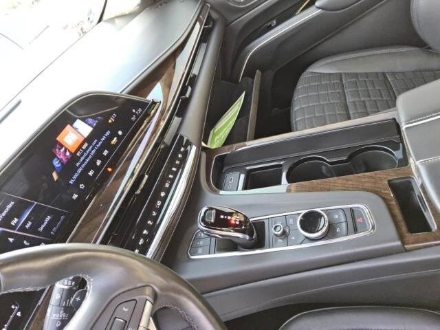 2022 Cadillac Escalade Sport Platinum photo 3