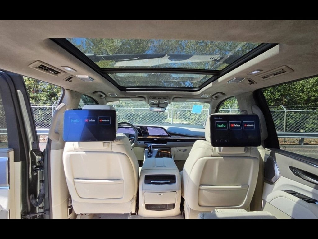 2024 Cadillac Escalade Sport Platinum photo 2