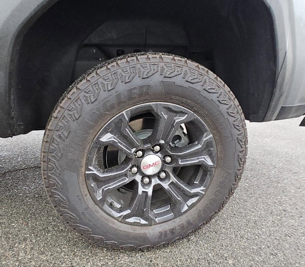 Used 2024 GMC Canyon Elevation Truck