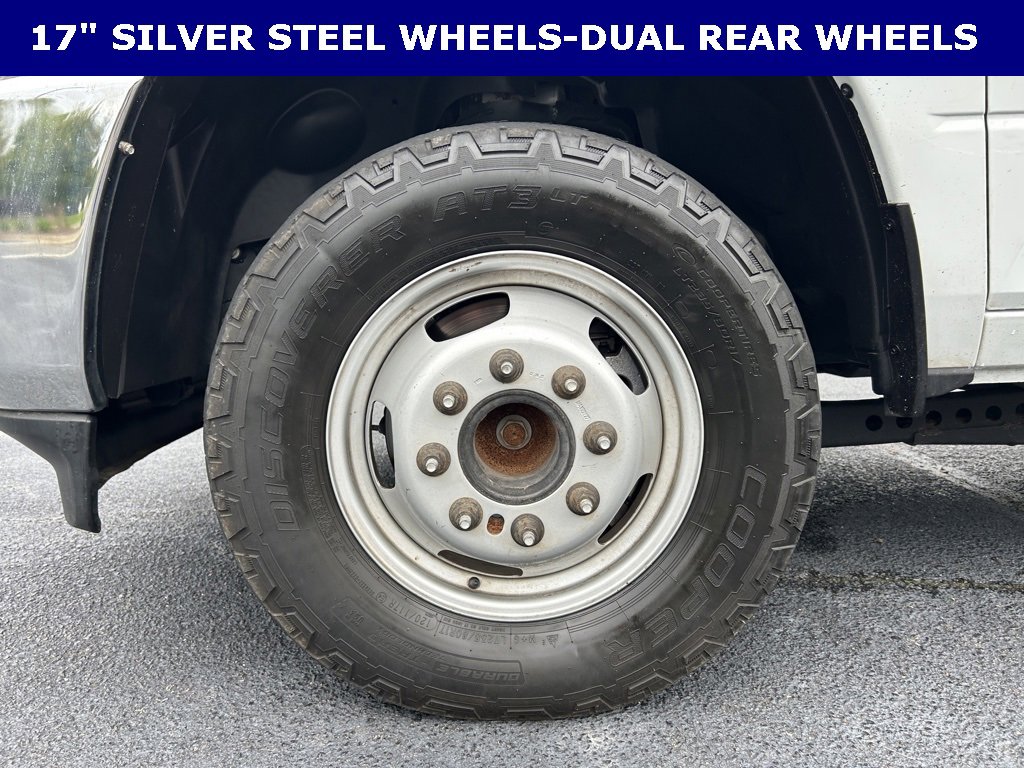 2024 Ram 3500 SLT photo 3