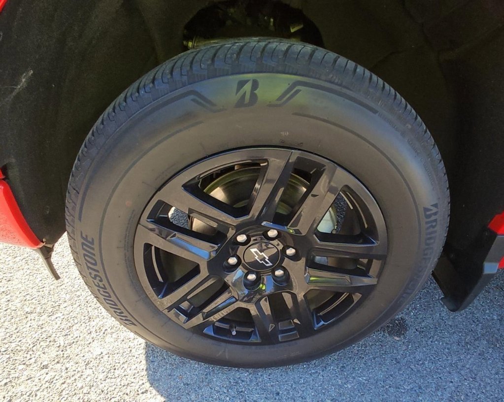 2022 Chevrolet Silverado 1500 RST photo 2