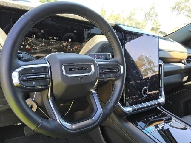 2025 Gmc Yukon Denali photo 2