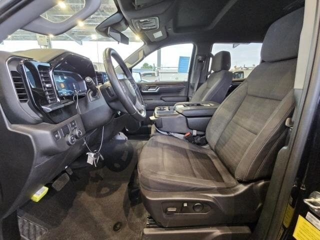 2023 Chevrolet Silverado 1500 LT photo 4
