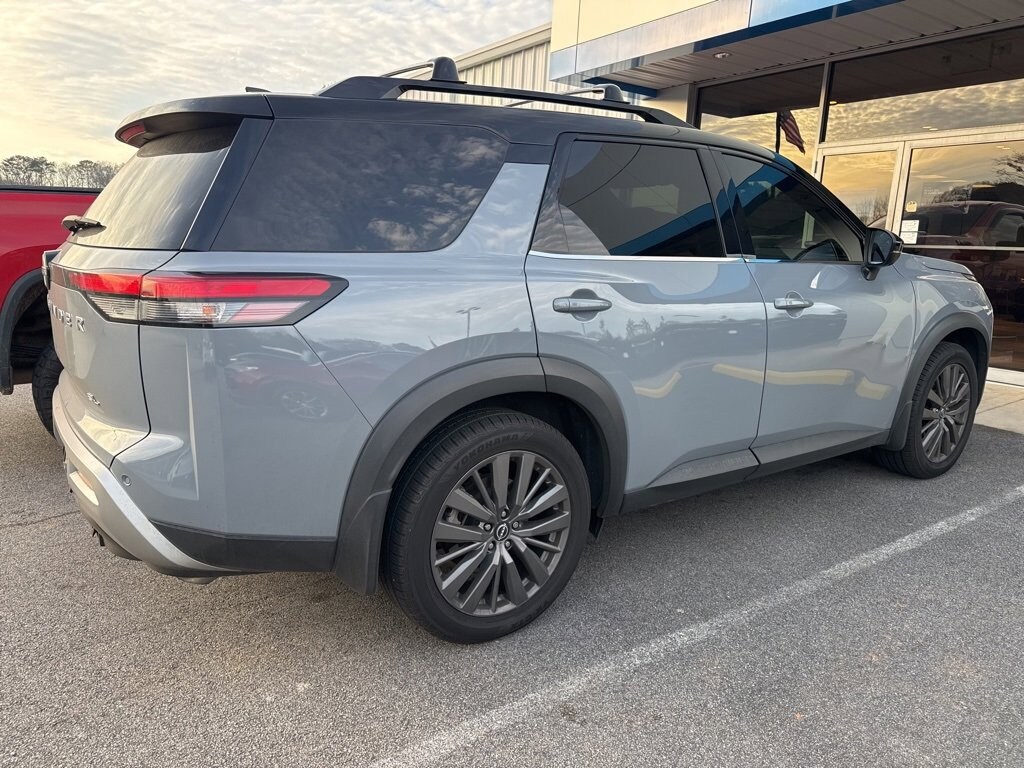 Used 2022 Nissan Pathfinder SL