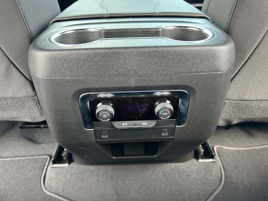 2026 Chevrolet Suburban LS - Photo 38