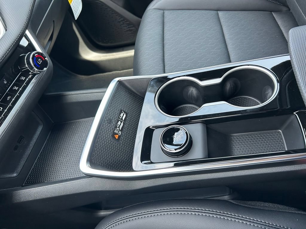 2027 Chevrolet Equinox LT - Photo 34