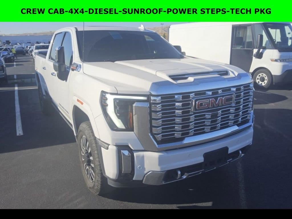 2024 GMC Sierra 4WD Crew Cab Standard Box Denali's photo