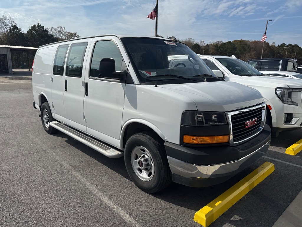 2024 Gmc Savana Cargo 2500 photo 2