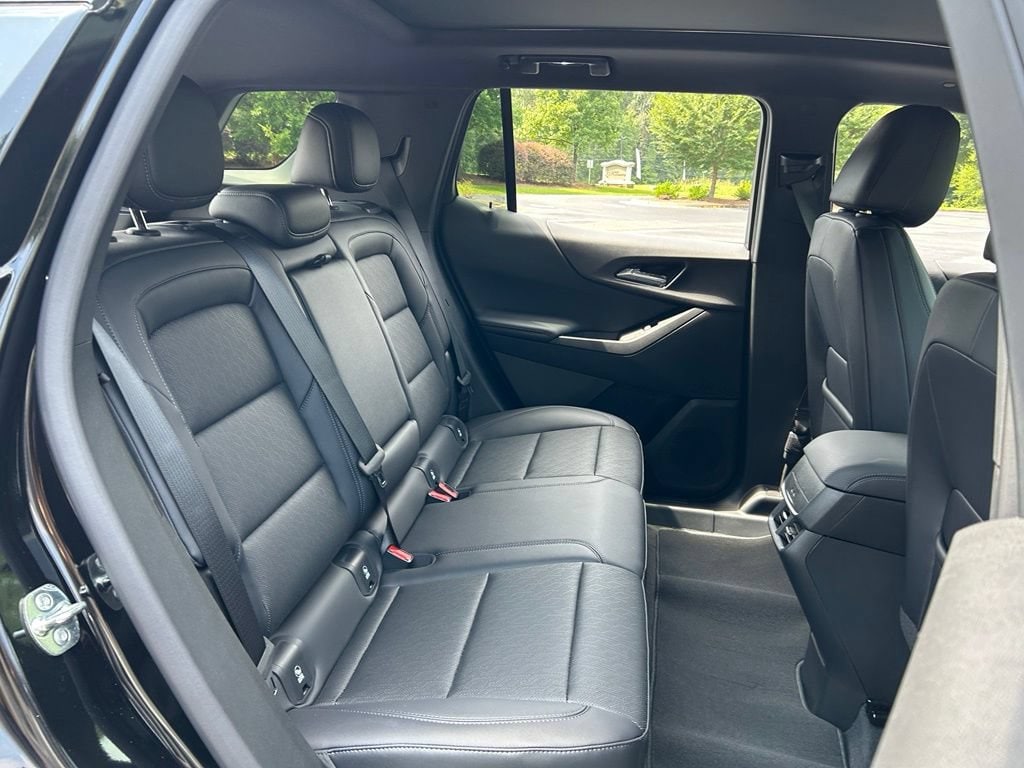 2027 Chevrolet Equinox LT - Photo 44