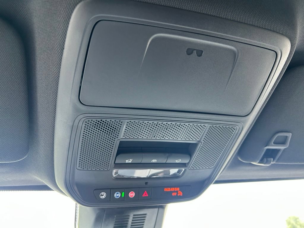 2027 Chevrolet Equinox LT - Photo 58