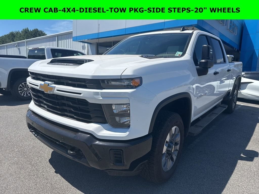 2026 Chevrolet Silverado HD Custom 4WD Crew Cab Standard Box's photo