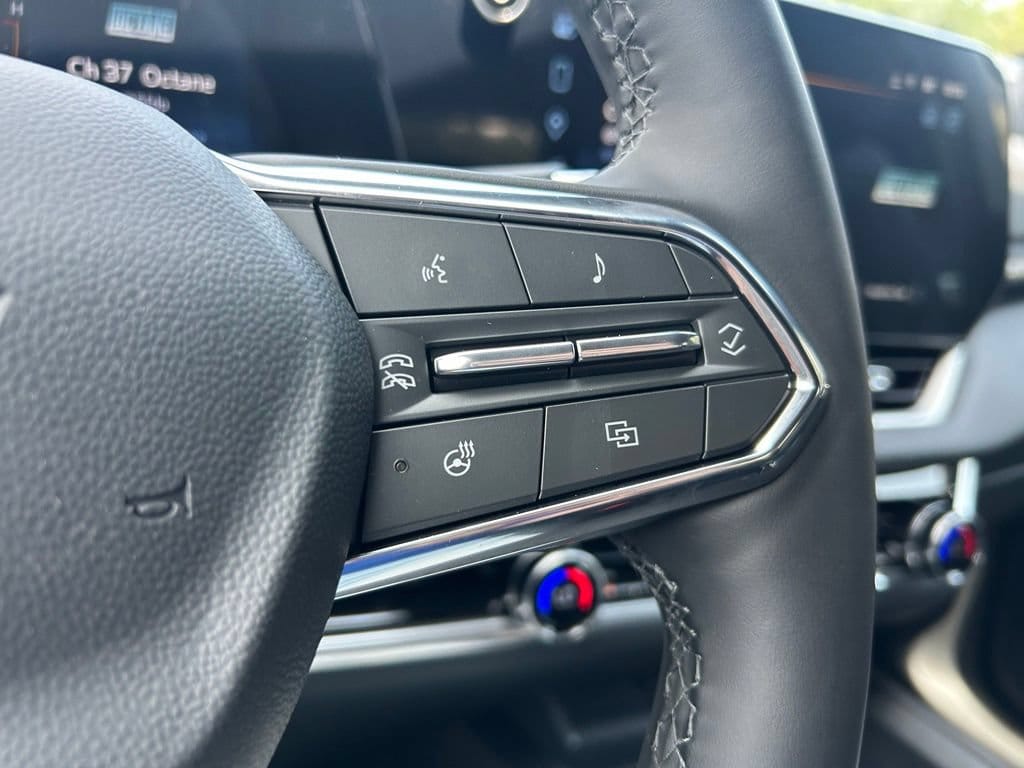 2027 Chevrolet Equinox LT - Photo 25