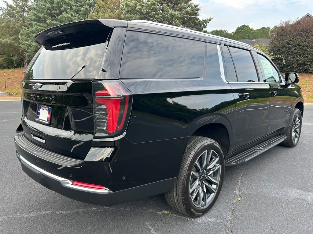 2026 Chevrolet Suburban LS - Photo 18