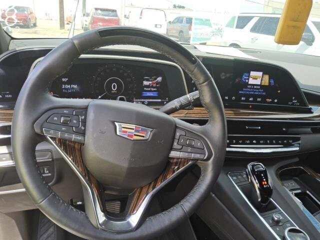 2023 Cadillac Escalade ESV Premium Luxury photo 2
